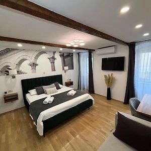 Palace Luxury Room